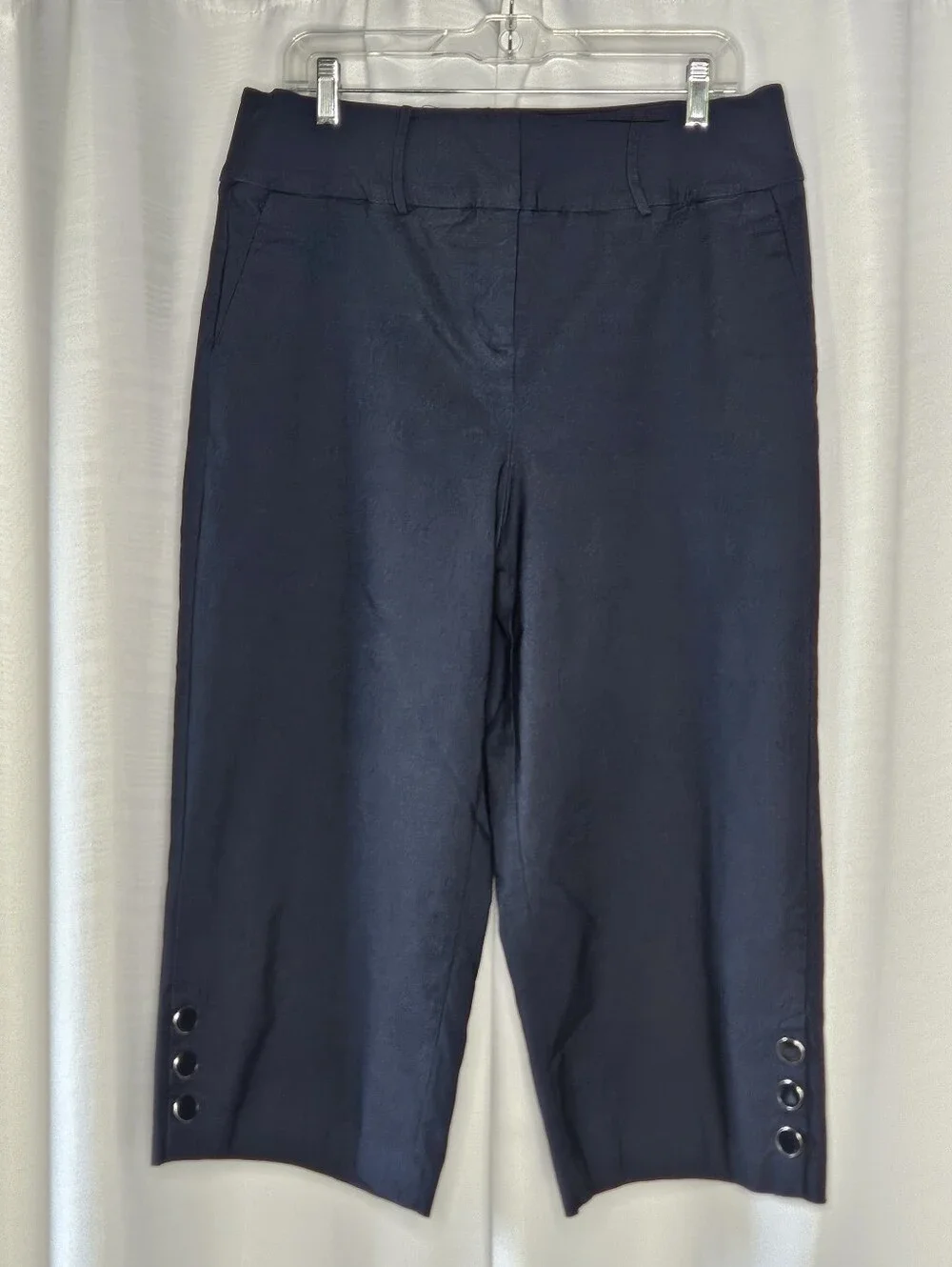 Lane Bryant navy capri trouser leg pants with 3 button detail at hem. size 14R
